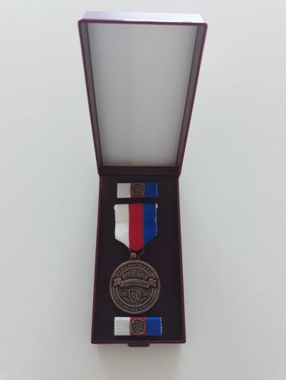 akt2